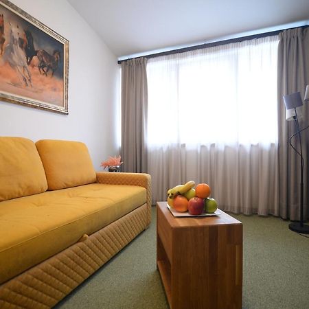 Apartmani Carolija Lucani Exterior photo
