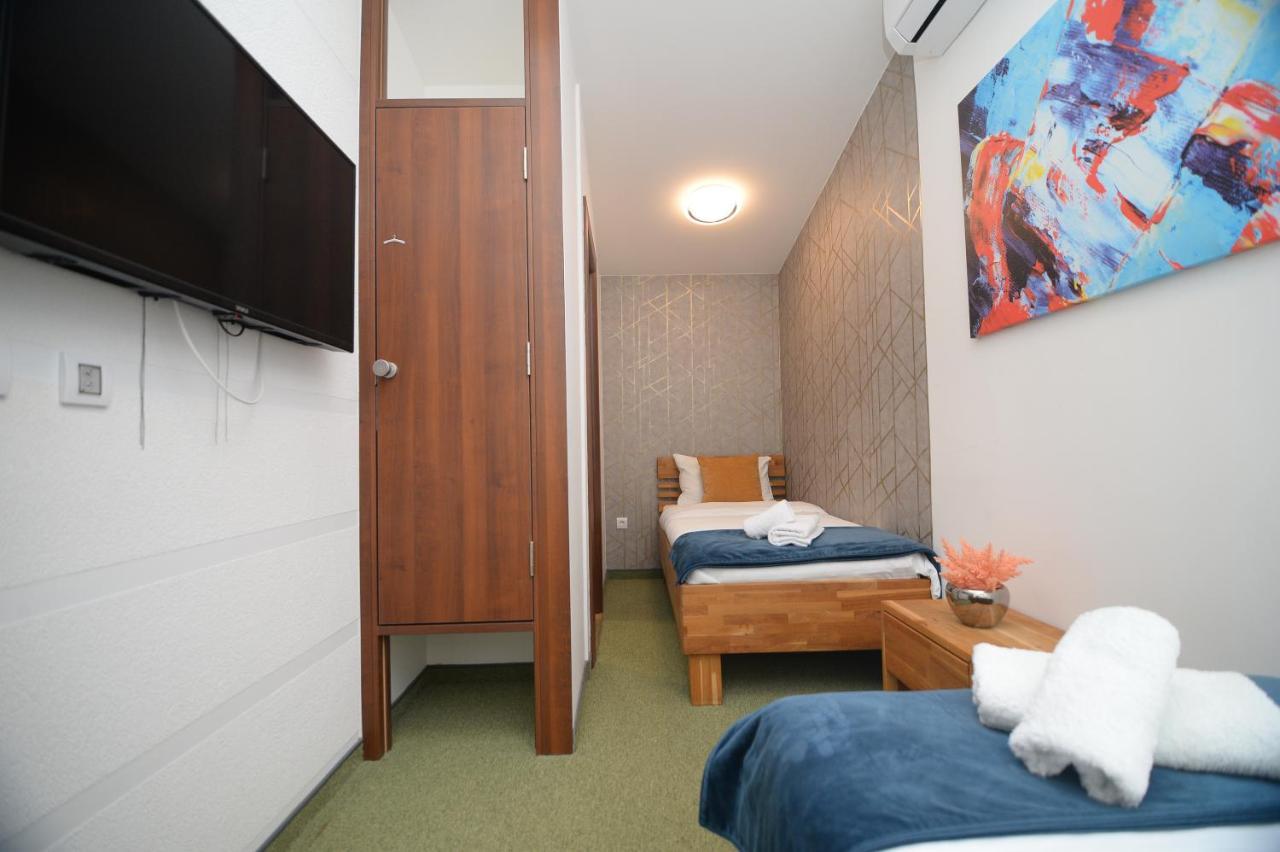 Apartmani Carolija Lucani Exterior photo